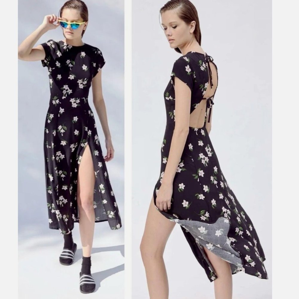 *Urban Outfitters Uo Lindsey Cap-sleeve Midi Dress in Black